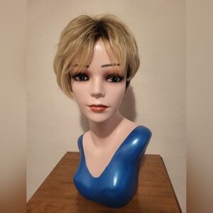 Short Blonde Wig - 10LR